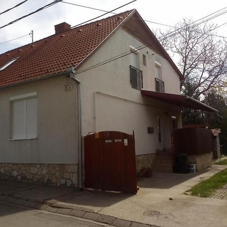 Budai Vám Apartmanház Pětikostelí Exteriér fotografie