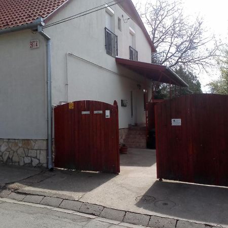 Budai Vám Apartmanház Pětikostelí Exteriér fotografie