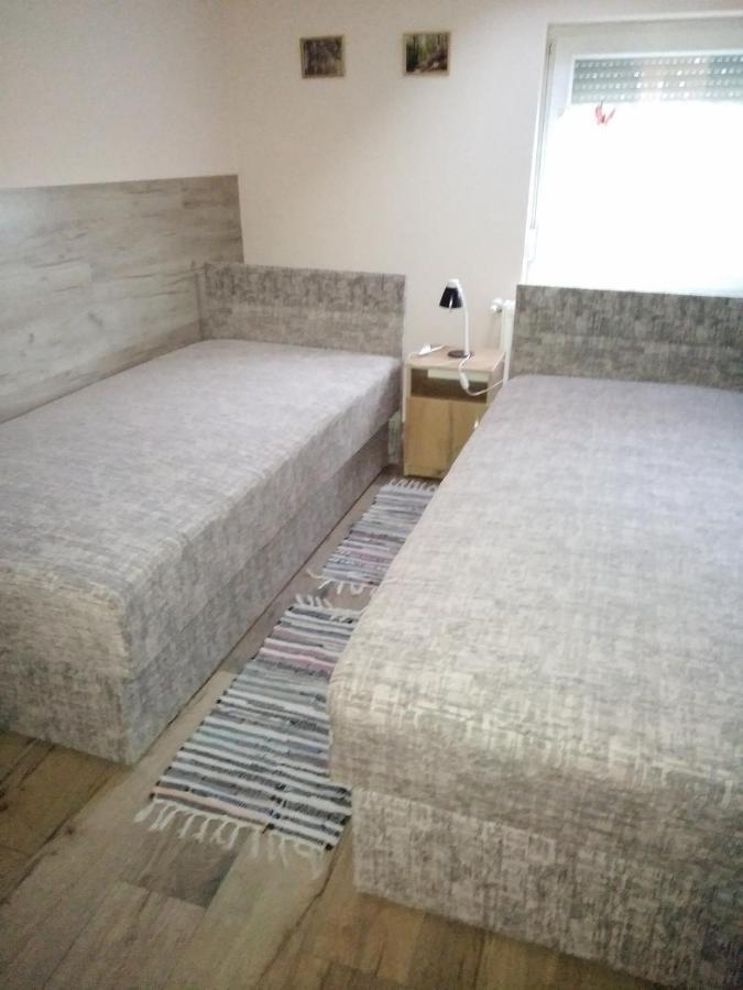 Budai Vám Apartmanház Pětikostelí Exteriér fotografie