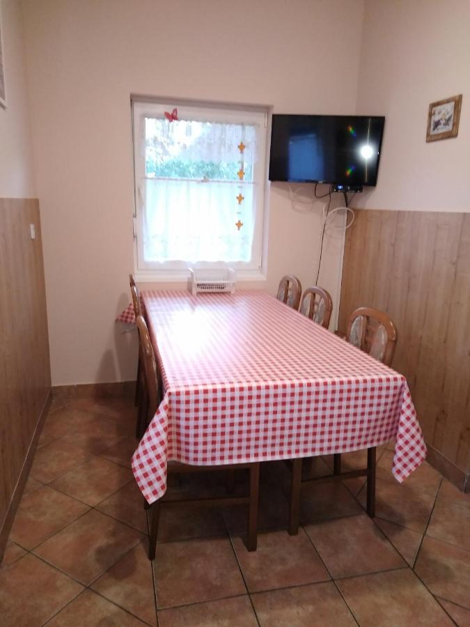 Budai Vám Apartmanház Pětikostelí Exteriér fotografie