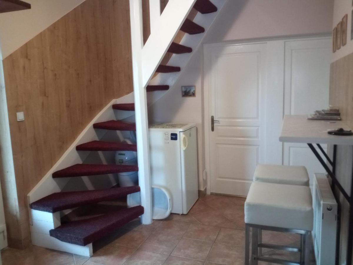Budai Vám Apartmanház Pětikostelí Exteriér fotografie