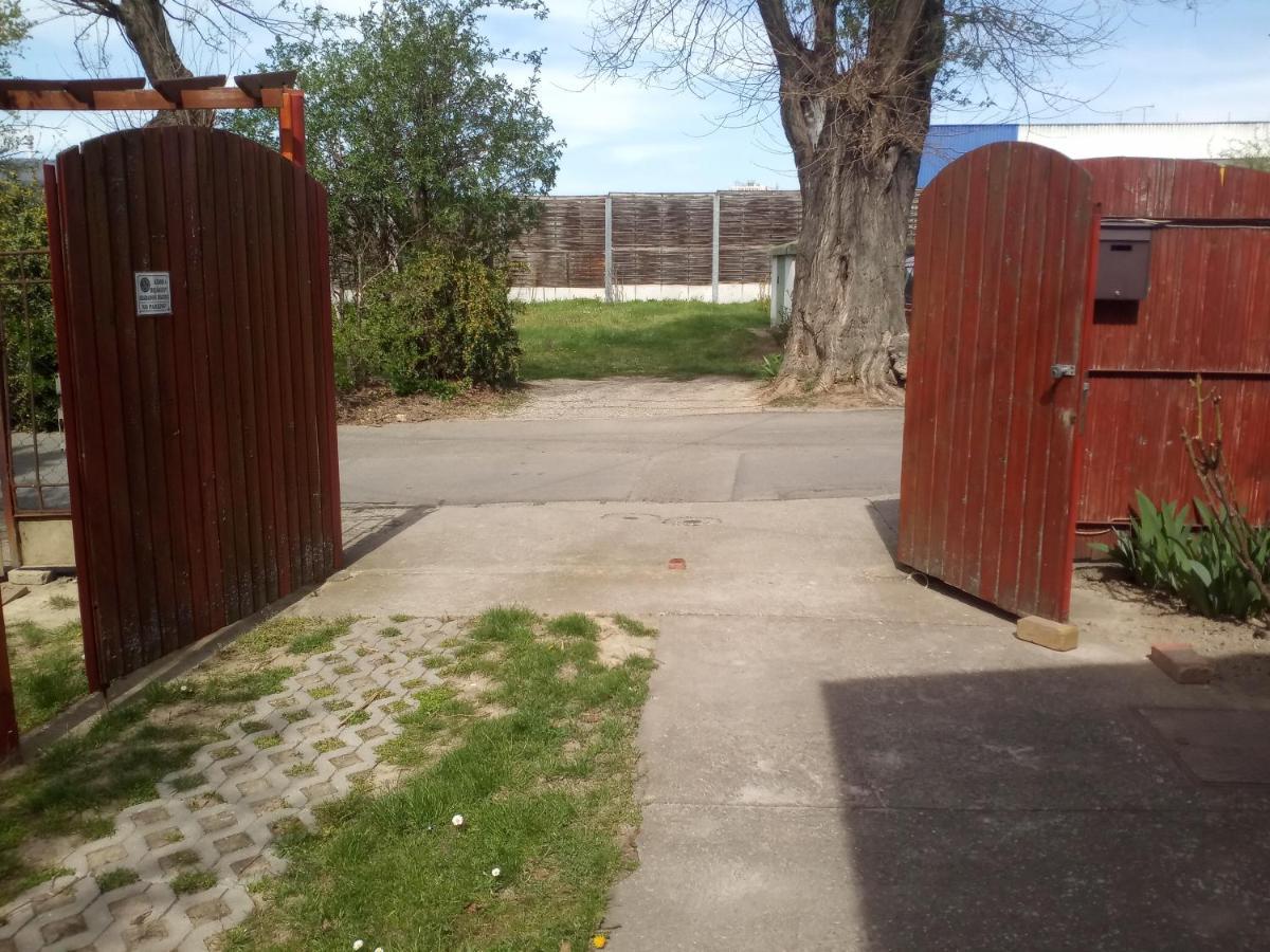 Budai Vám Apartmanház Pětikostelí Exteriér fotografie